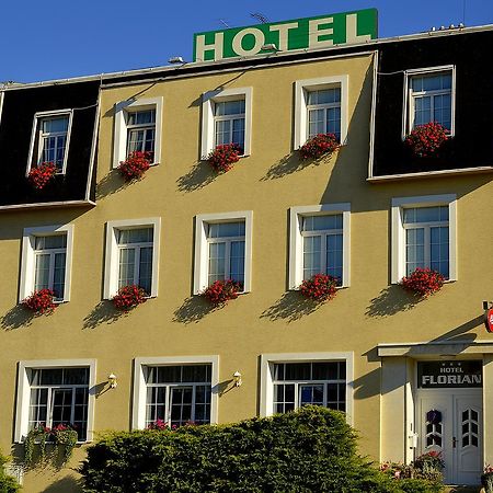 Hotel Florian Slavkov u Brna Luaran gambar