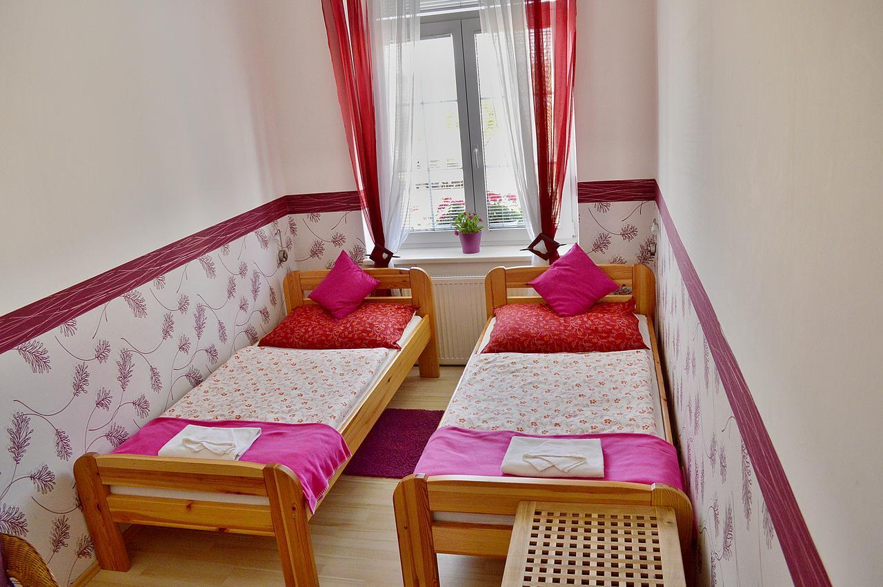 Hotel Florian Slavkov u Brna Luaran gambar